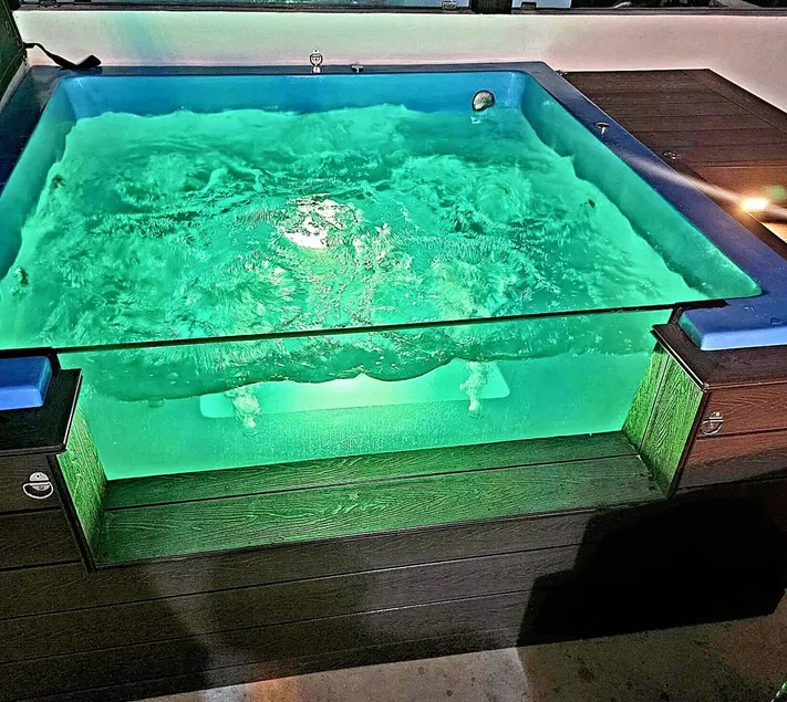 Beach&Airport Oasis|Jacuzzi • Pool • Sunrise Views - Image 1