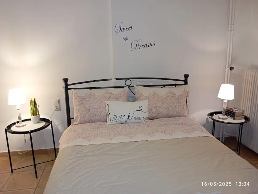 Giorgos' studio apartment - Image 1