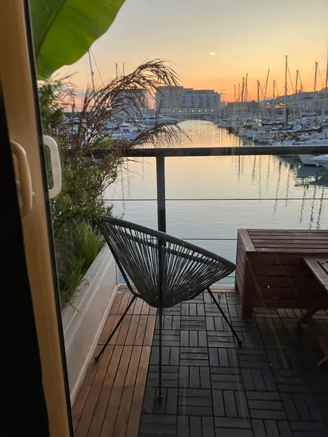 On the water stylish flat - Image 1