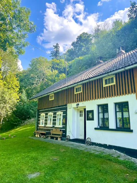 100+ year old chalupa. Tranquility & nature near Adršpach - Image 1