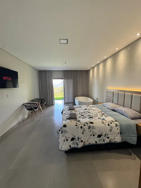 Pet-friendly house with bathtub and view of the Serra - Image 1