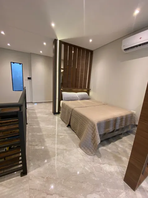 Luxurious 2-story apartment with a Jacuzzi - Image 1
