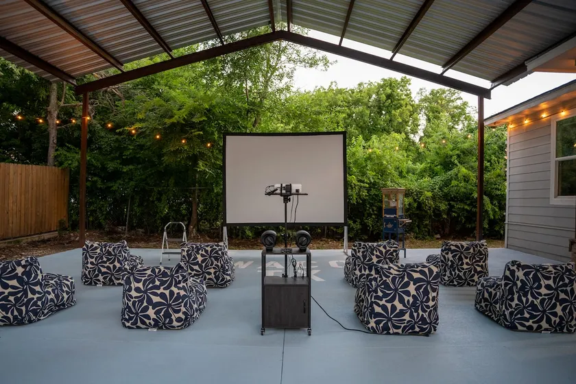 Waco Retreat | Glam Room + Outdoor Theater - Image 1