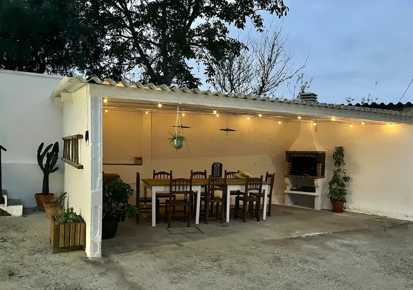 A De Castiñeiras house with a porch and barbecue - Image 1