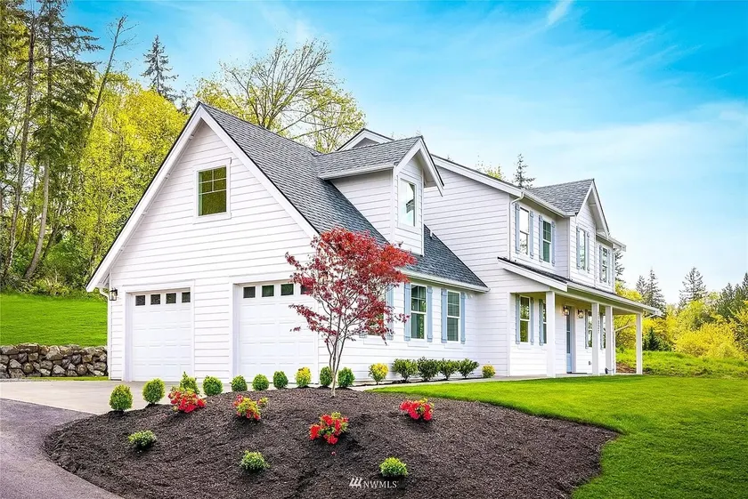 Arlington retreat with stunning views! - Image 1