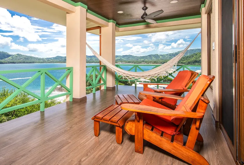 Beach Front Penthouse with Amazing Views - Image 1