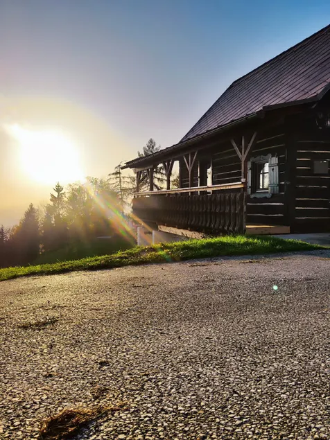 Hanibauer log cabin - relaxed time out - Image 1