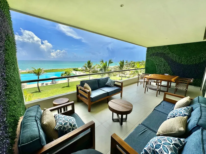DepaMar Velamar BeachFront Apt - Image 1
