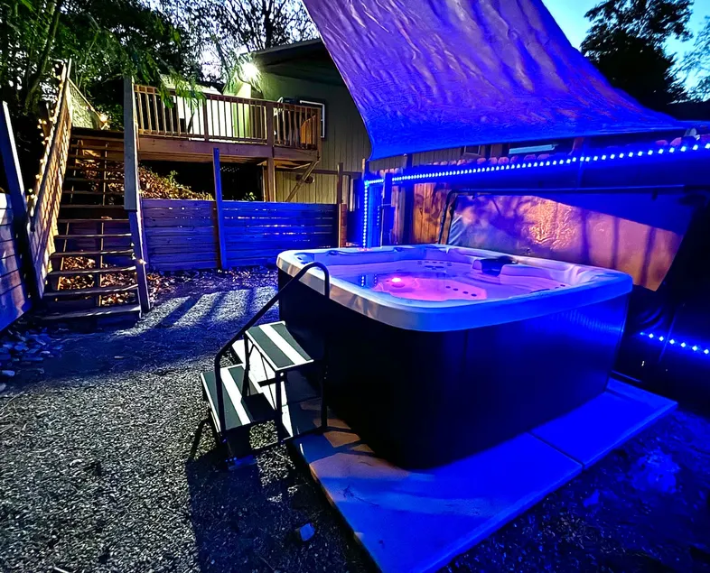 The Craftsman @Windrock- Hot Tub, sxs w/o trailer - Image 1