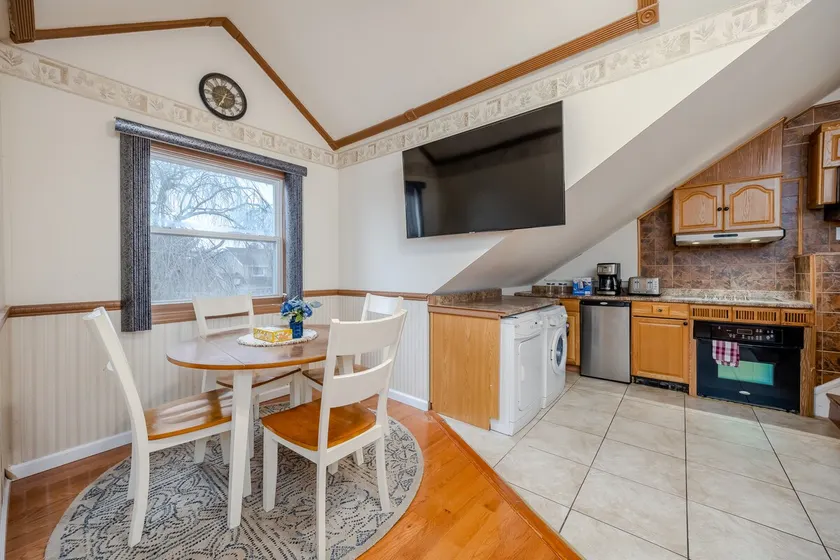 Cozy 2-Story Stay Near SH Mall & Jake’s 58 Casino - Image 1