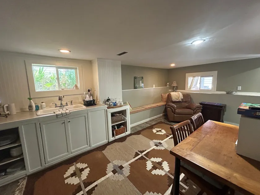 Basement bungalow - Image 1