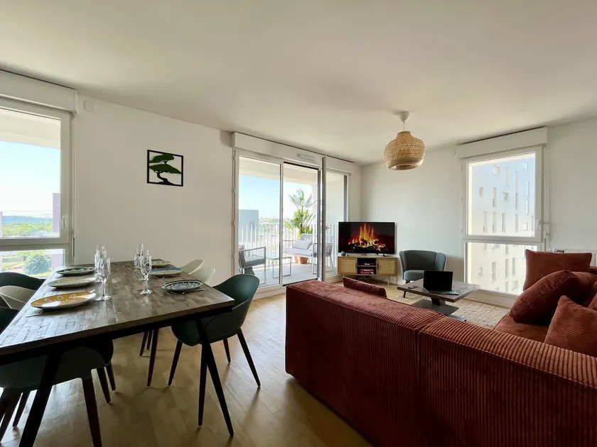 150 m from TGV Station - Parking - Paris View - 3 Bedrooms - Image 1
