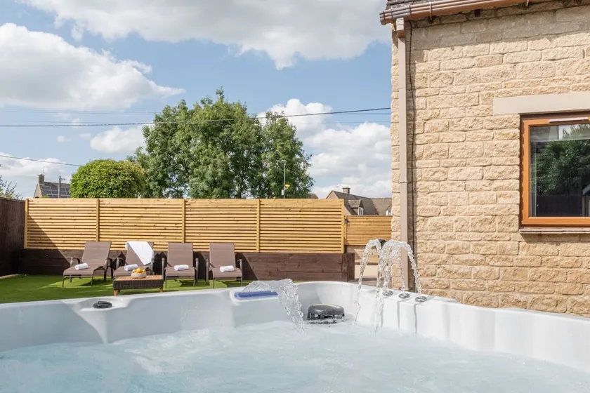 Dog friendly house with hot tub - Puddleduck House - Image 1