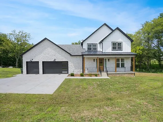 Spacious Luxury Home, Sleeps 20+, Near Nashville - Image 1