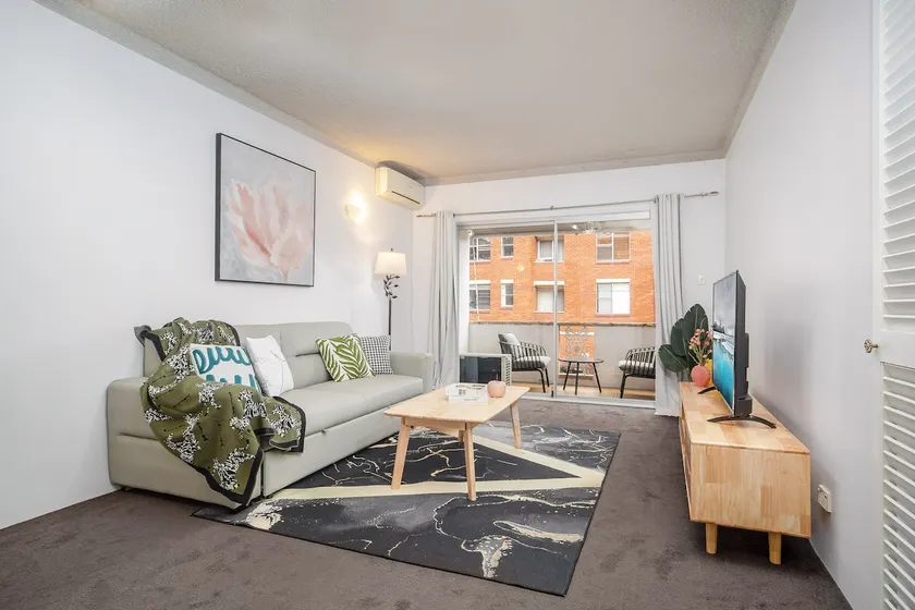 Cosy & Convenient Place with Free Parking - Image 1