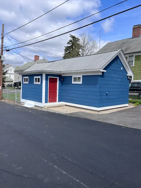 Lovely, super clean cottage w all the amenities - Image 1