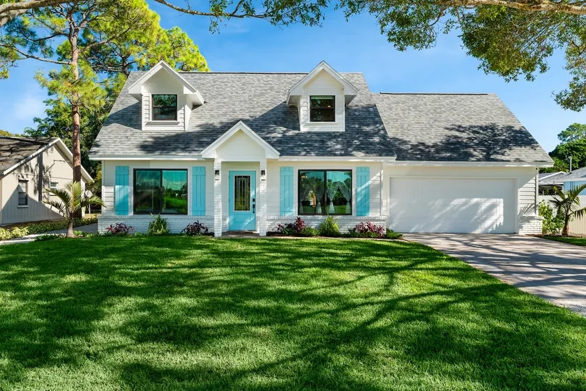 Coastal Cottage - Image 1