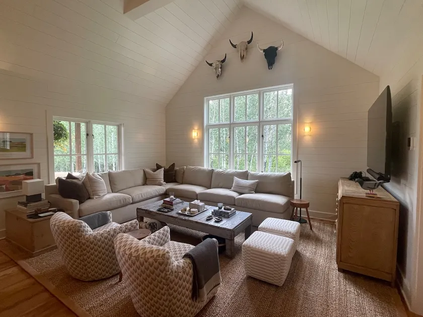 Modern Ranch Guest House - Image 1
