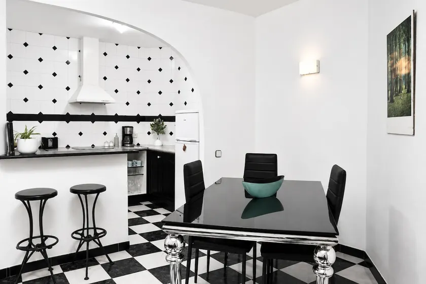 3 bedrooms | Prime Eixample Location - Image 1