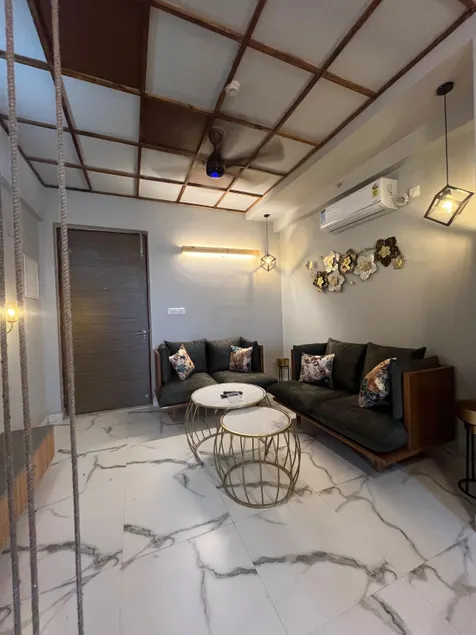 Luxurious Apartment & Balcony By Sterling Services - Image 1