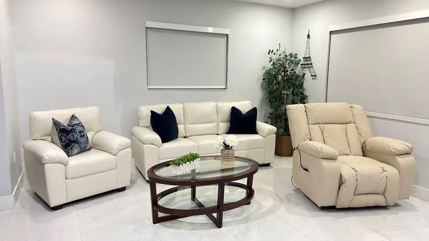 “LUME”Myssy’s PostOp Care Surgery Recovery BNB - Image 1