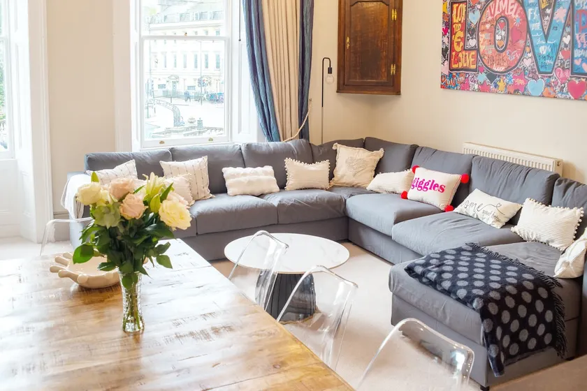 3-Bed gem with Bath Abbey views - Image 1