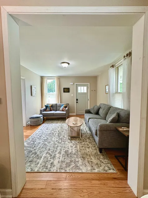 Modern 2BR Charmer Heart of BloNo - Image 1