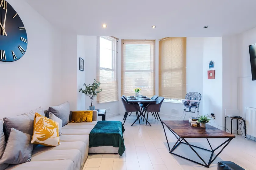 Private for Contractors! Short walk from Anfield - Image 1