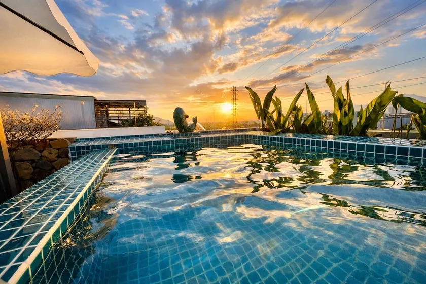 Luna Penthouse w/Private Pool|Center| Resort-style - Image 1