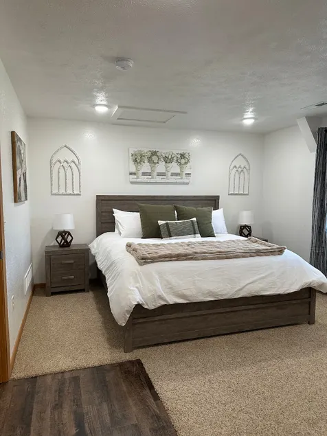 Downtown 2 Bedroom in Stanton - Image 1