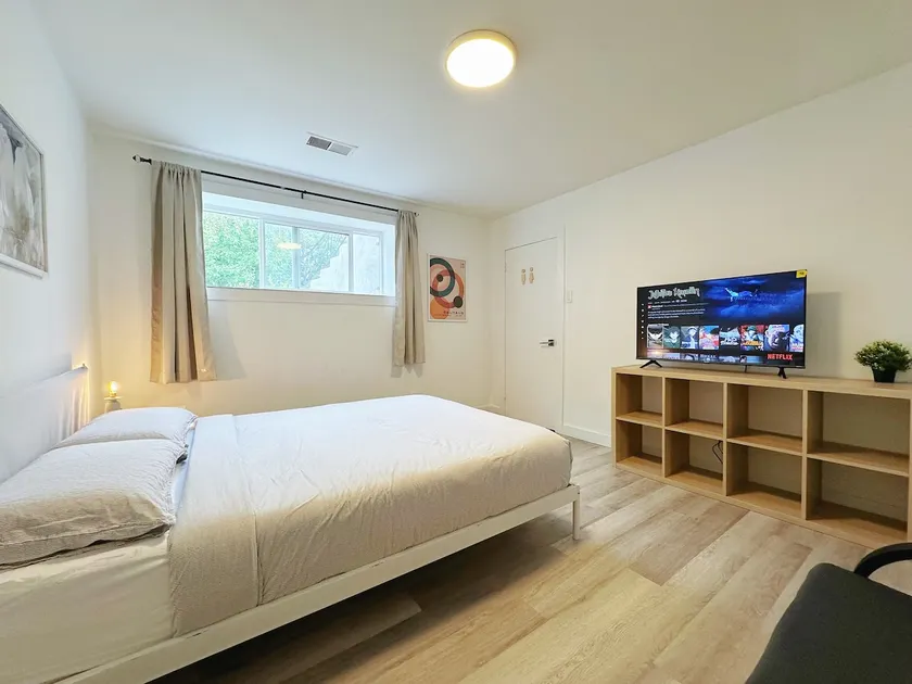 Chic 8th St Hub - Central & Cozy - Suite C - Image 1