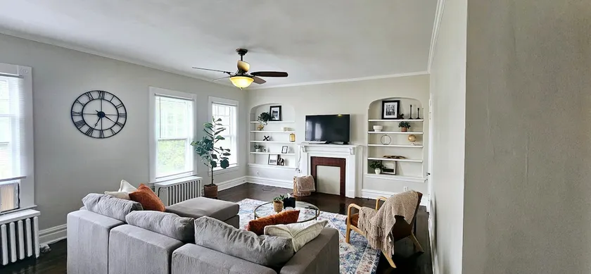 Entire Upper Level 2 BDRM Duplex - Image 1