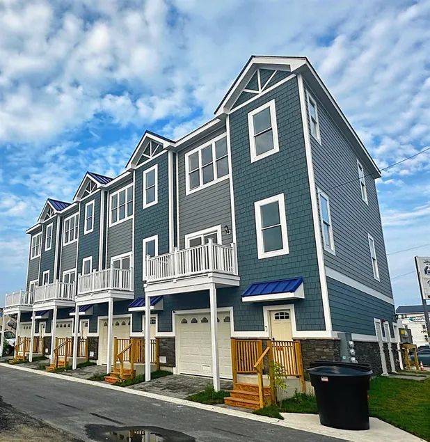 Gina’s Square Beach Homes Unit B - Image 1