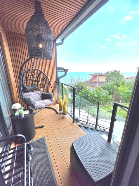 Beach House Flamingo - Image 1