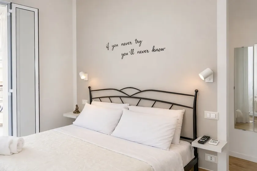 Room N1 with Private Bathroom and Kitchen 50m from the Sea - Image 1
