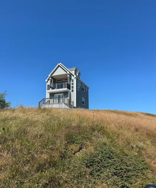 House with the view - Image 1