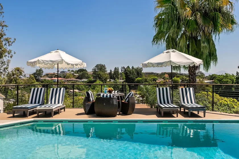 The Palm •Solar-heated Pool •HotTub •CentralAC - Image 1