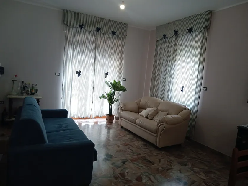 Villa with a large beautiful terrace - Image 1