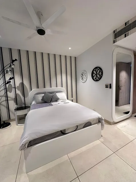 Zebra Luxe Loft Studio with patio - Image 1