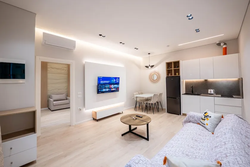 Edjona Apartments - Image 1