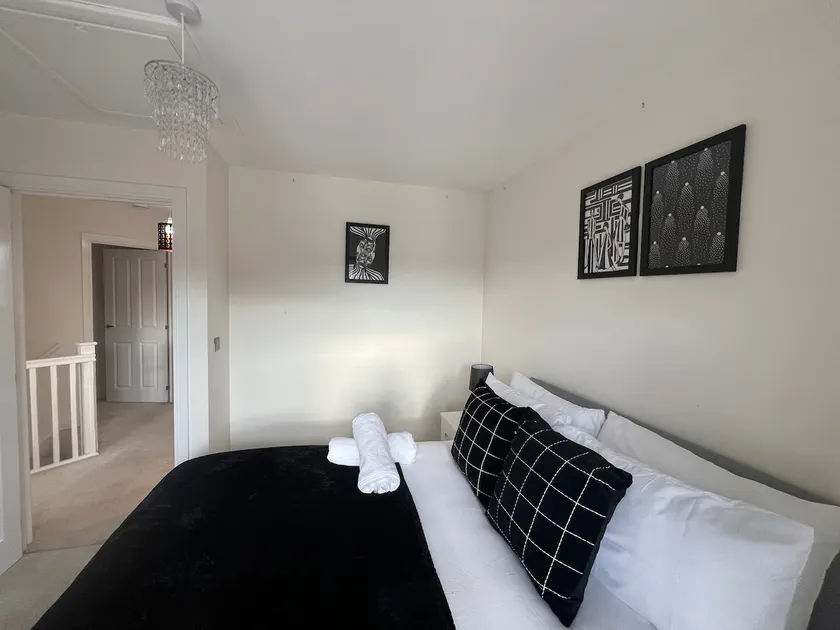 Full 3-Bedroom house for family & Contractors - Image 1