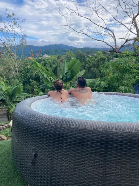 #H Relaxing Rainforest Honeymoon Suite w/hottub - Image 1