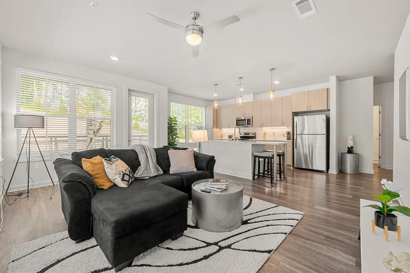 Luxury 2BR/2BA W.Midtown New Building Free Parking - Image 1