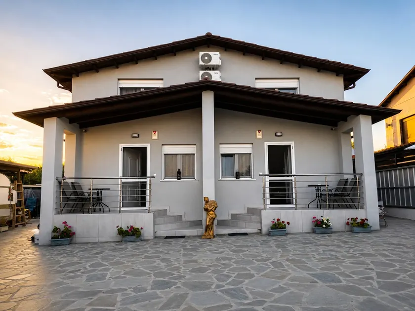 Penelope's Seaside House 2 - Image 1