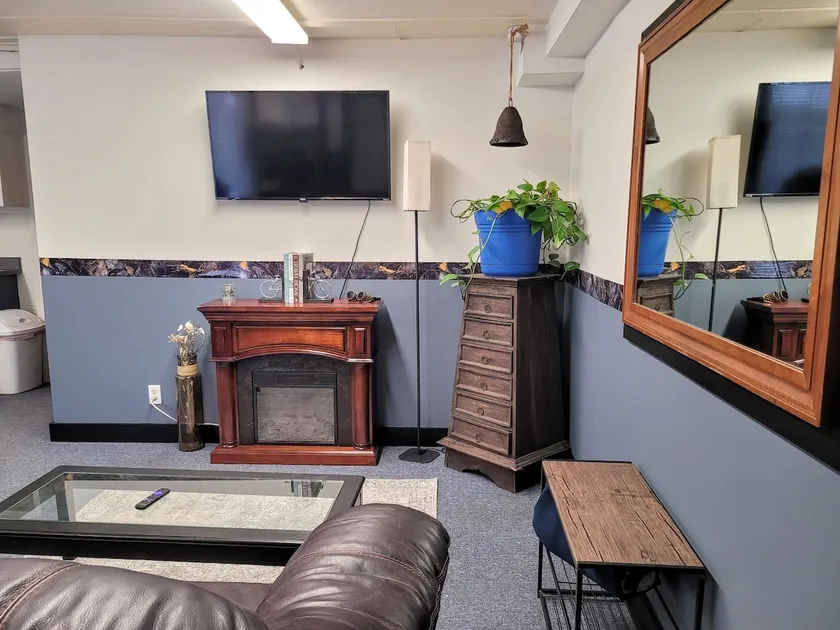Cozy and Quiet 2 bedroom - Sleeps 4 - Image 1