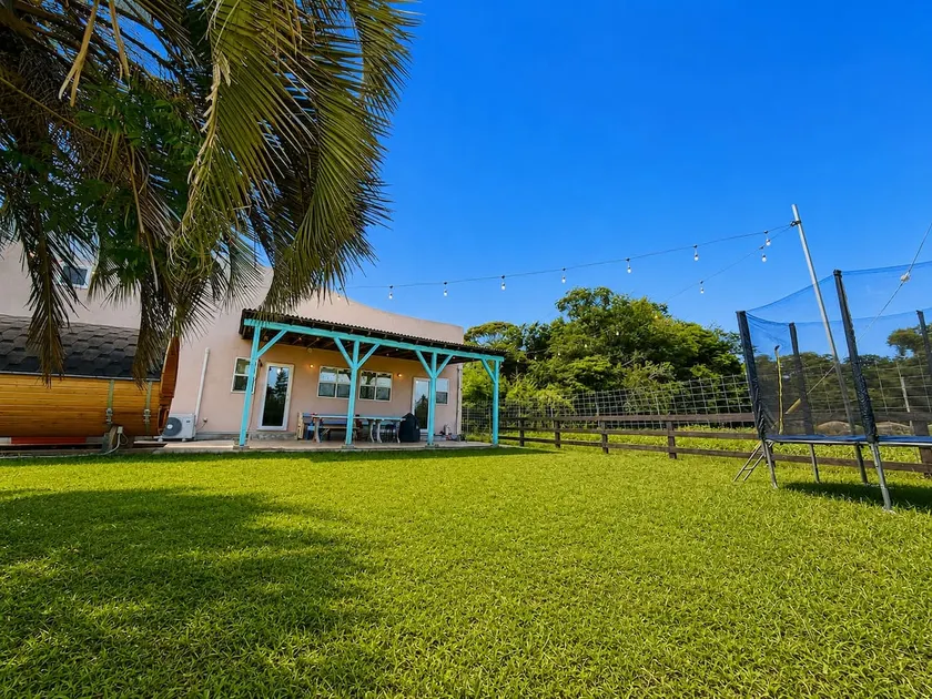 [Large trampoline / stylish house featured on TV] Sauna with low temperatures / covered BBQ / Mother Farm / family - Image 1