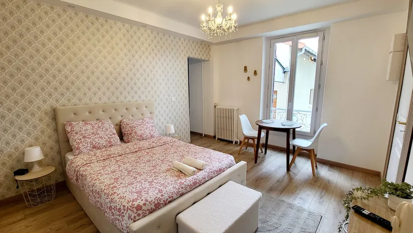 Le Royal, close to Paris & Disney - Image 1