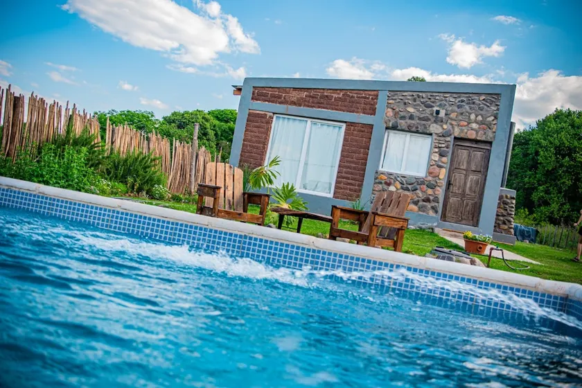 Cabin with pool - Image 1