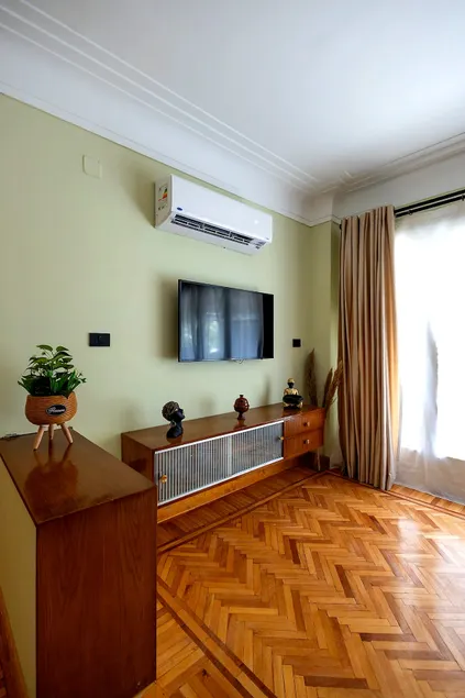 Luxe Heliopolis 2 BR Apt - Huge Patio Near Airport - Image 1