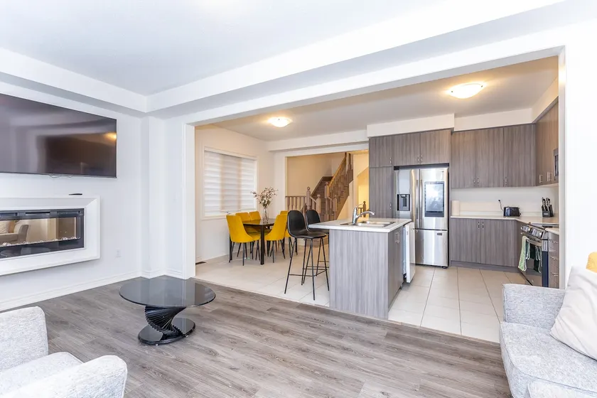 Home in Waterdown - Image 1